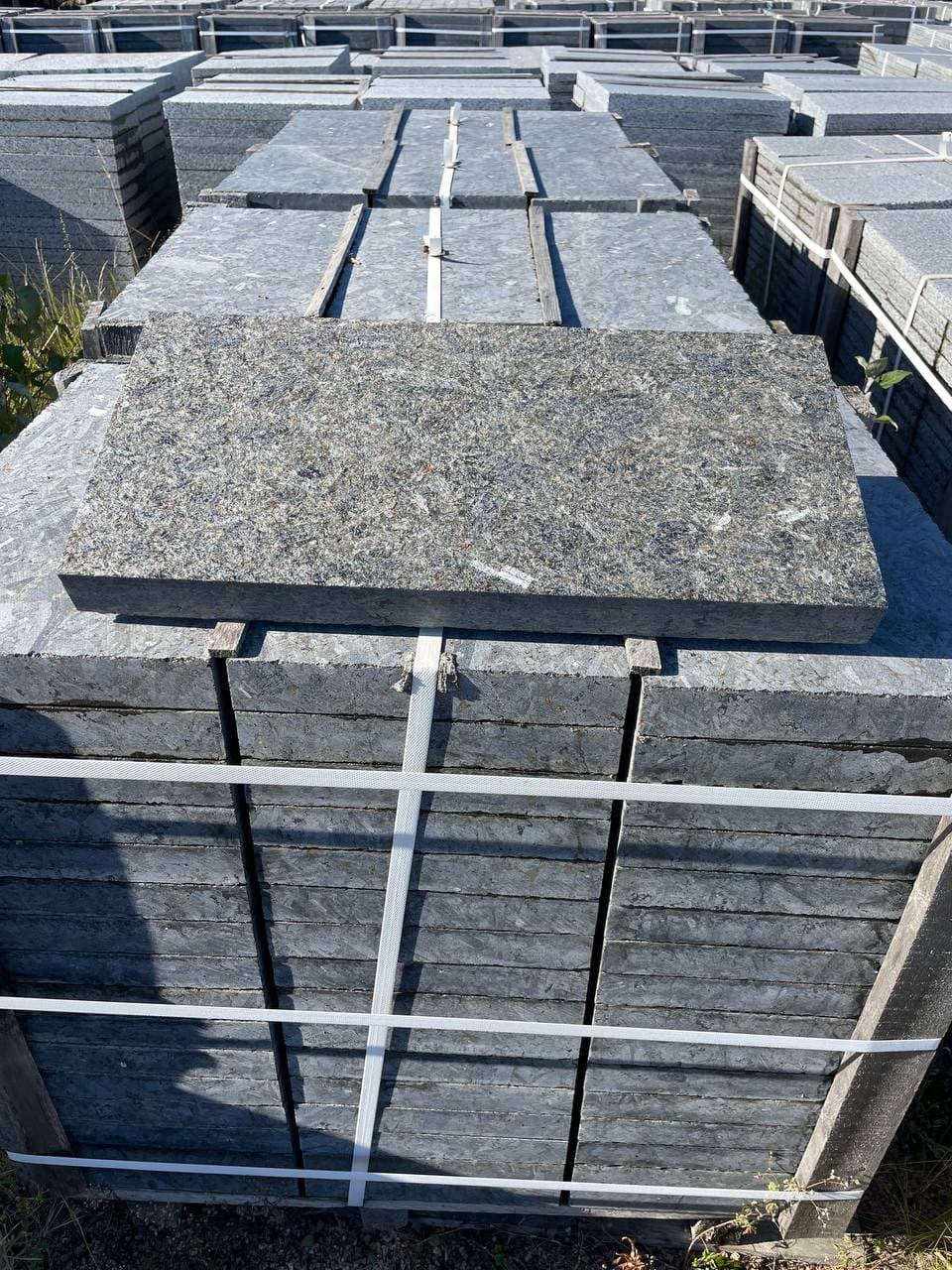 Płyta granitowa płomieniowana ciemnoszara Labradoryt 60х30х3 cm - dodatkowe zdjęcie